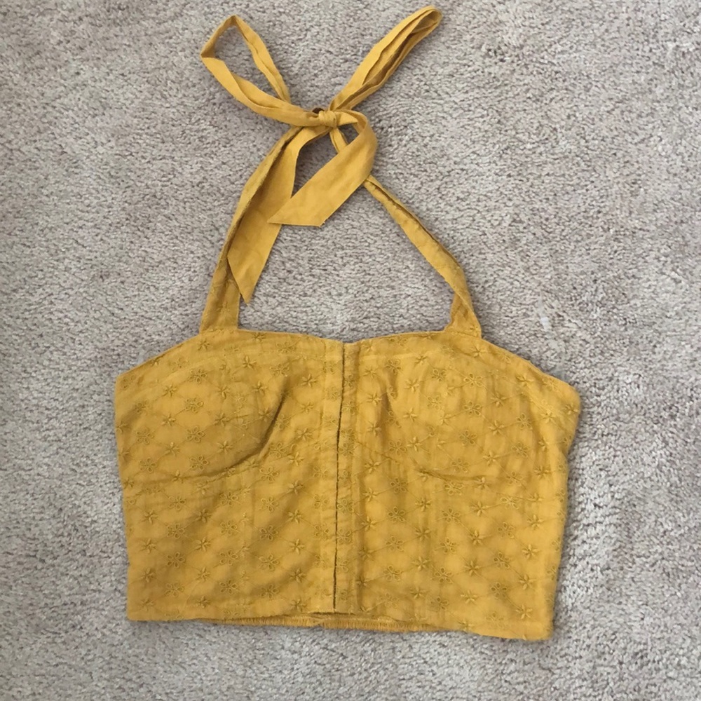 Adorable Yellow American Eagle tied top